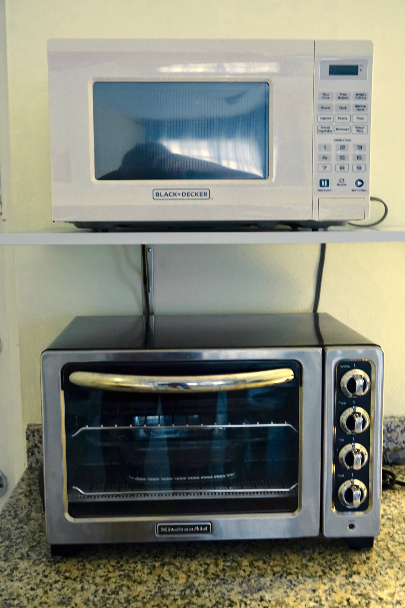 Mirowave and oven/toaster